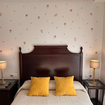 Hotel Y Apartamentos La Lonja Cangas de Onis Ngoại thất bức ảnh
