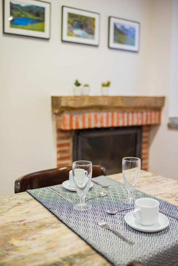 Hotel Y Apartamentos La Lonja Cangas de Onis Ngoại thất bức ảnh