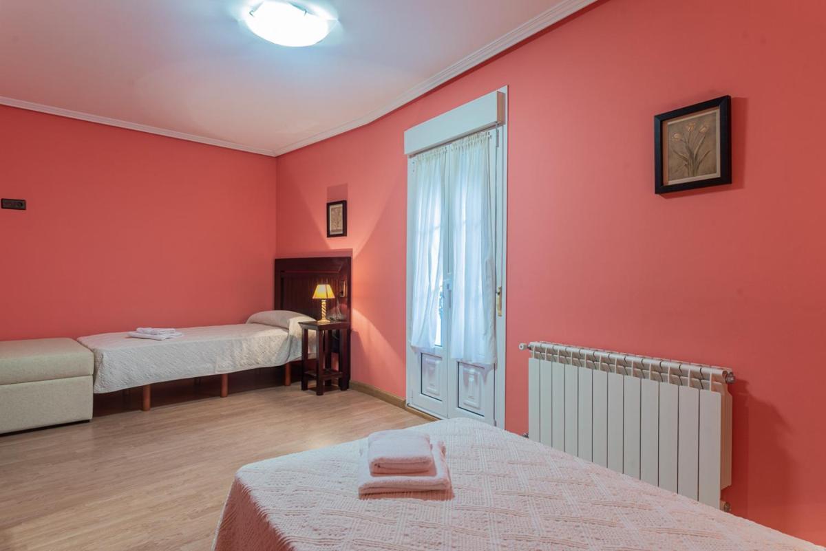 Hotel Y Apartamentos La Lonja Cangas de Onis Ngoại thất bức ảnh