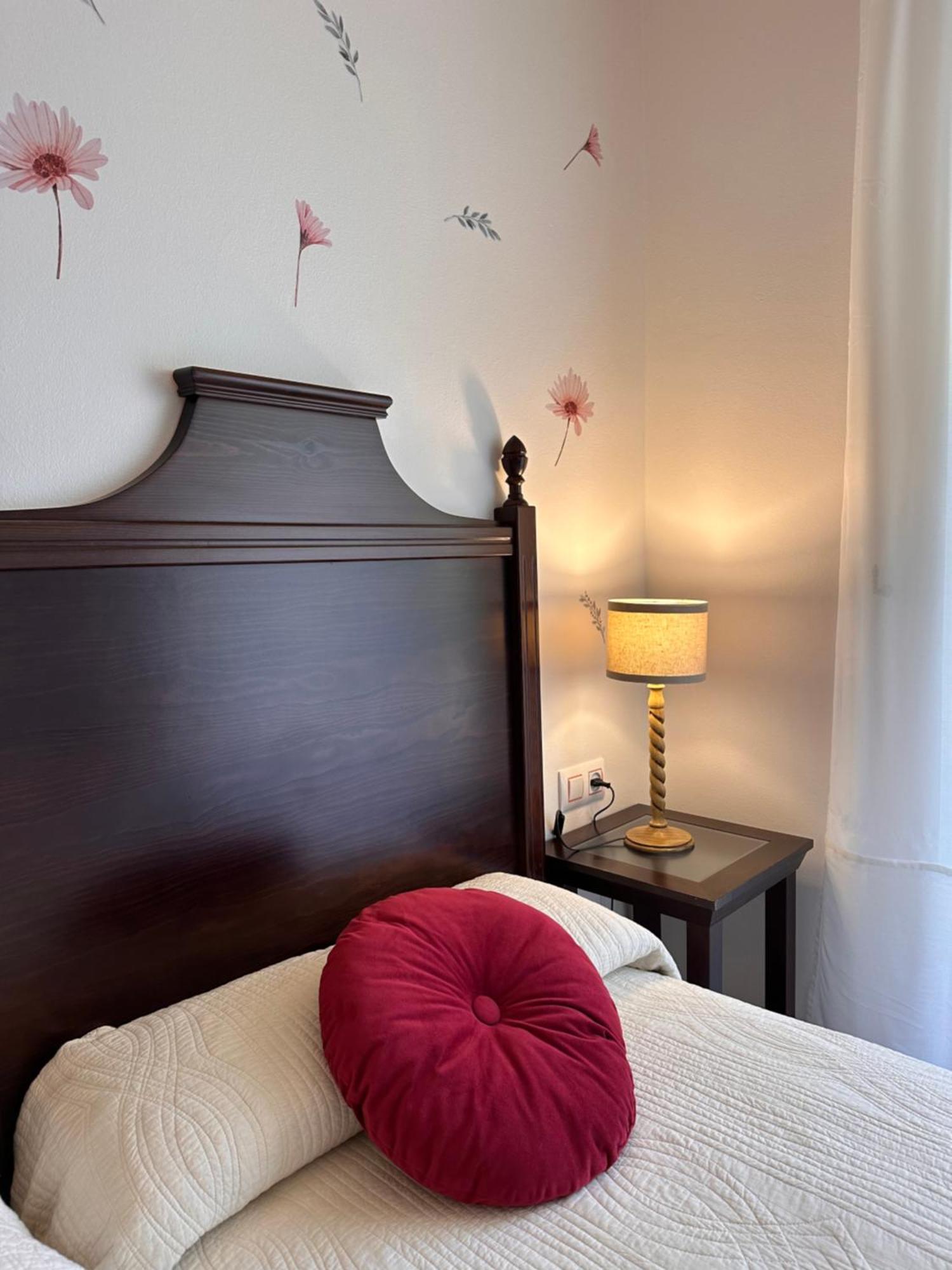 Hotel Y Apartamentos La Lonja Cangas de Onis Ngoại thất bức ảnh