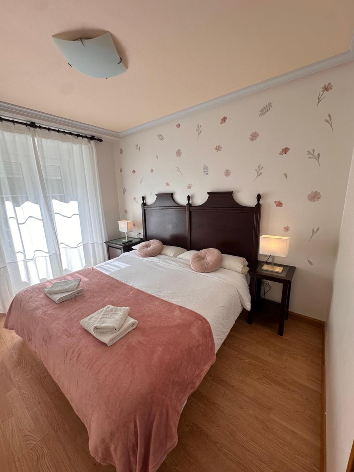 Hotel Y Apartamentos La Lonja Cangas de Onis Ngoại thất bức ảnh